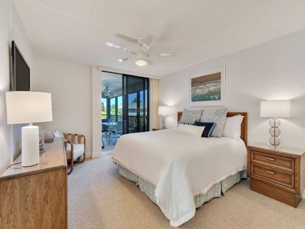 Sanibel Vacation Condo 2 Bedroom, Balcony, Pool & Tennis Courts
